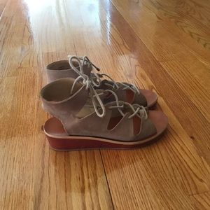 Size 6.5 Women’s Lucky Brand Sandals